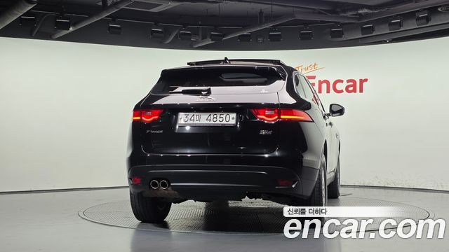 Jaguar F-PACE 2018 — photo 4