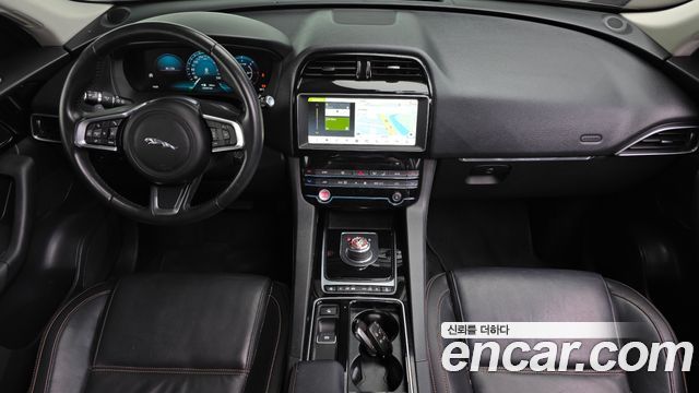 Jaguar F-PACE 2018 — photo 7