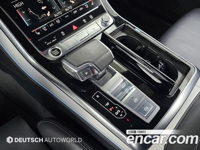 Audi Q8 2021 — photo 9