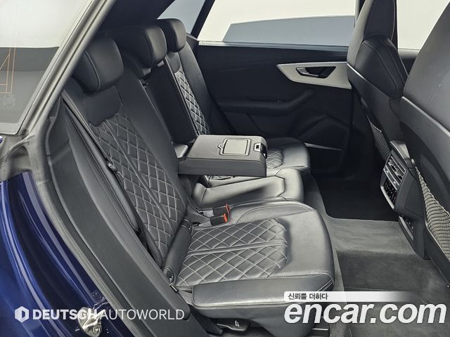 Audi Q8 2021 — photo 12