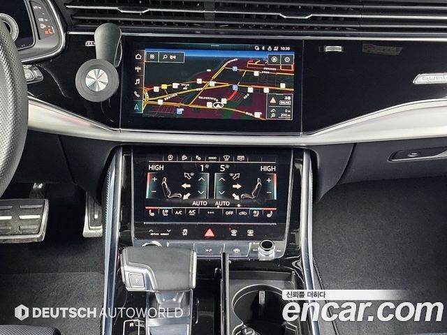 Audi Q8 2021 — photo 14