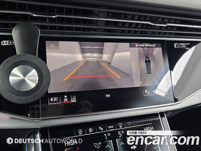 Audi Q8 2021 — photo 15