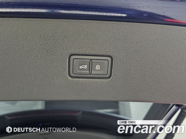 Audi Q8 2021 — photo 20