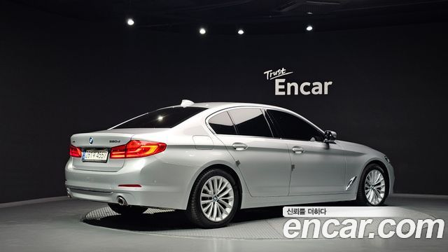 BMW 5-Series 2020 — photo 2