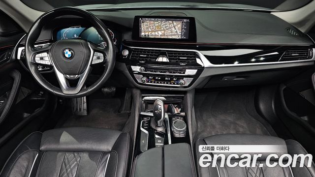 BMW 5-Series 2020 — photo 10