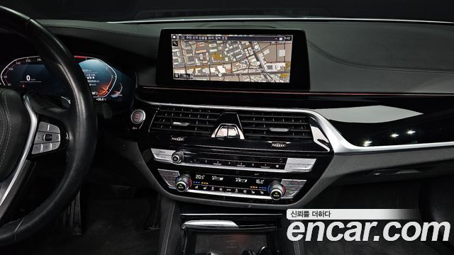 BMW 5-Series 2020 — photo 20