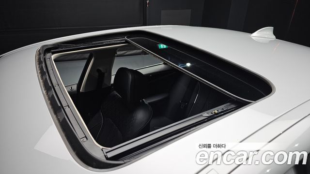 BMW 5-Series 2020 — photo 25