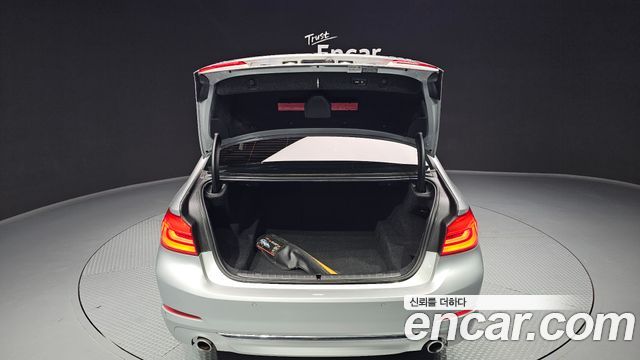 BMW 5-Series 2020 — photo 26