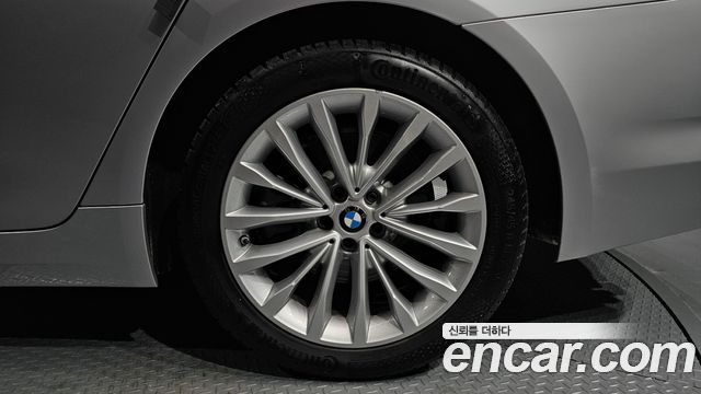 BMW 5-Series 2020 — photo 7