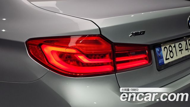 BMW 5-Series 2020 — photo 9
