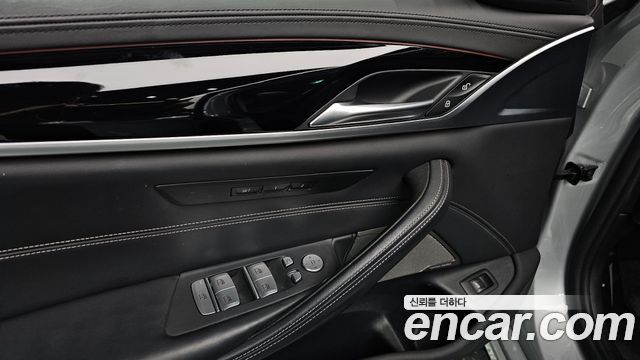 BMW 5-Series 2020 — photo 30