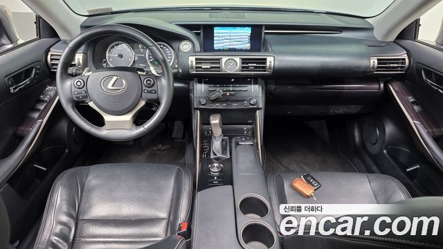 Lexus IS 2014 — photo 7