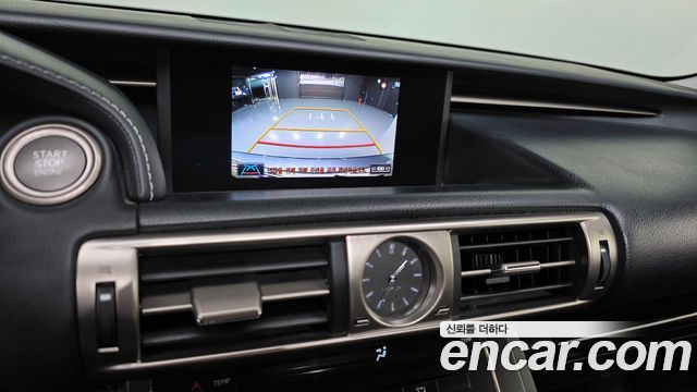 Lexus IS 2014 — photo 15