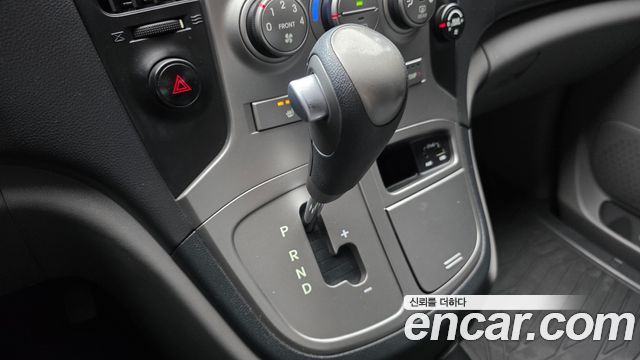 Hyundai Starex 2015 — photo 9