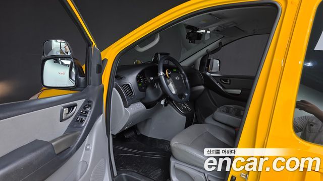 Hyundai Starex 2015 — photo 10