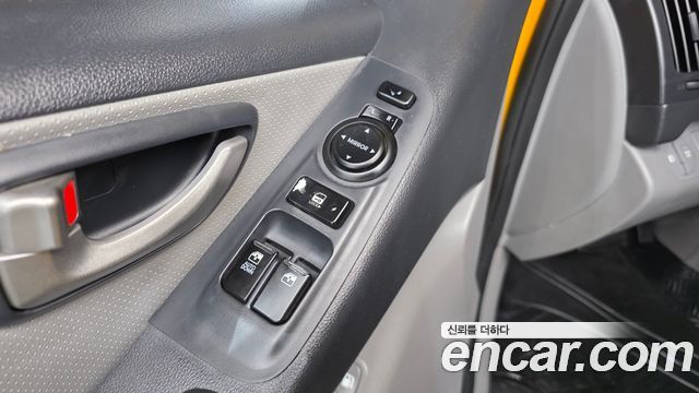 Hyundai Starex 2015 — photo 14