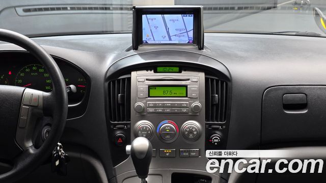 Hyundai Starex 2015 — photo 19