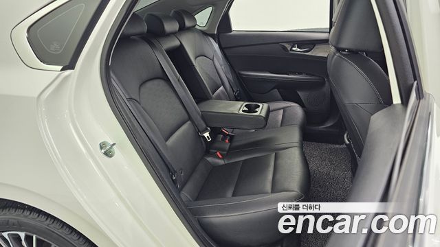 Kia K3 2022 — photo 11