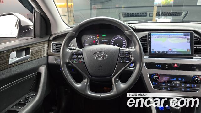 Hyundai Sonata 2015 — photo 19