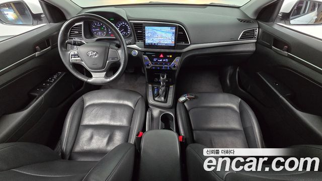 Hyundai AVANTE 2017 — photo 10
