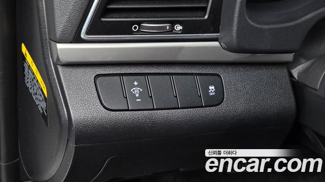 Hyundai AVANTE 2017 — photo 20