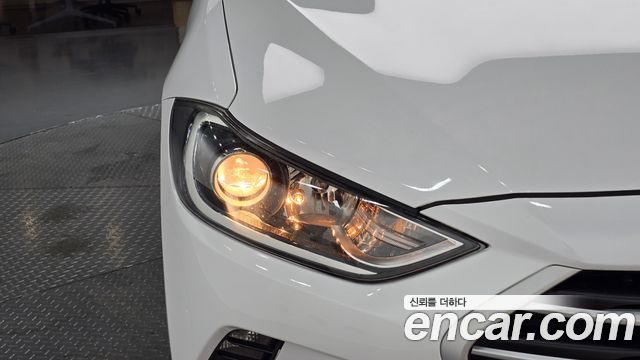Hyundai AVANTE 2017 — photo 8