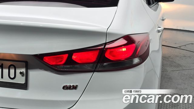 Hyundai AVANTE 2017 — photo 9