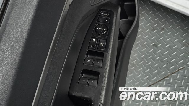 Hyundai AVANTE 2017 — photo 24