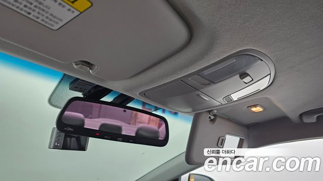 Hyundai AVANTE 2017 — photo 25