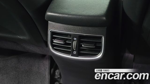 Hyundai AVANTE 2017 — photo 26