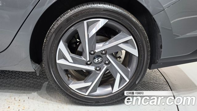 Hyundai AVANTE 2025 — photo 5
