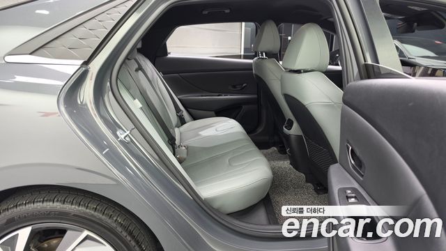 Hyundai AVANTE 2025 — photo 18
