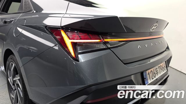 Hyundai AVANTE 2025 — photo 9