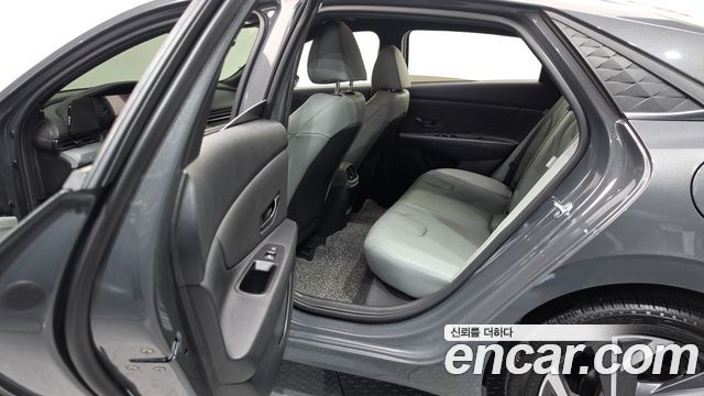 Hyundai AVANTE 2025 — photo 16