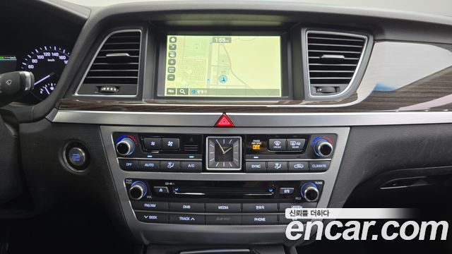 Genesis G80 2017 — photo 18