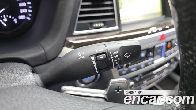 Genesis G80 2017 — photo 26
