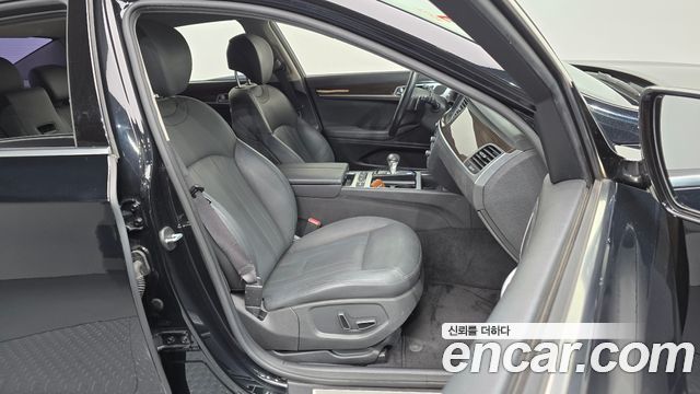 Genesis G80 2017 — photo 16