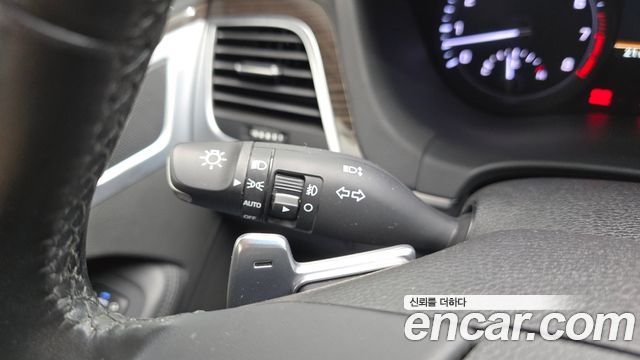 Genesis G80 2017 — photo 28