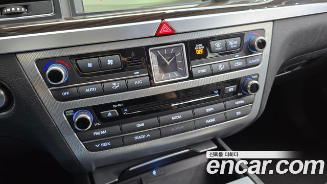 Genesis G80 2017 — photo 30