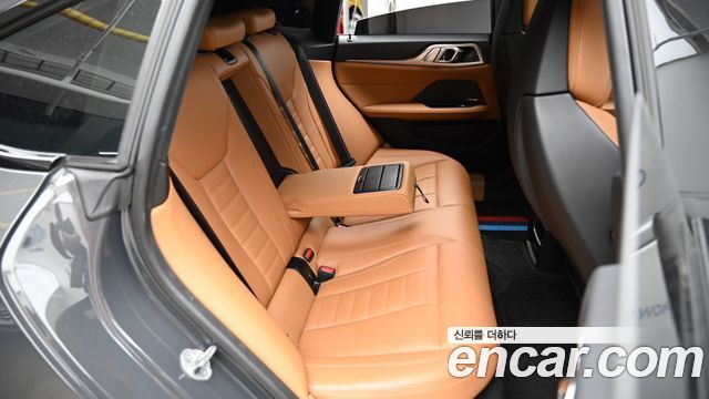 BMW i4 2024 — photo 12