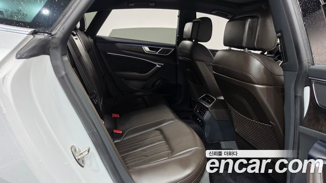 Audi A7 2020 — photo 17