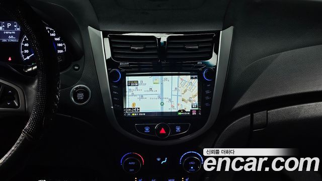 Hyundai Accent 2016 — photo 19