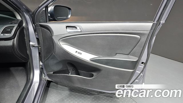 Hyundai Accent 2016 — photo 14