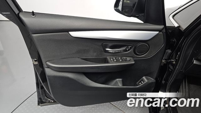 BMW 2-Series 2019 — photo 14