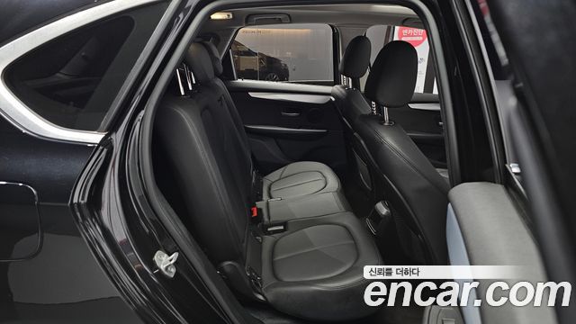 BMW 2-Series 2019 — photo 16
