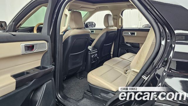 Ford Explorer 2020 — photo 17