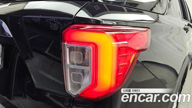 Ford Explorer 2020 — photo 9