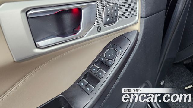 Ford Explorer 2020 — photo 30