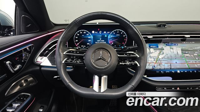 Mercedes-Benz E-Class 2024 — photo 12