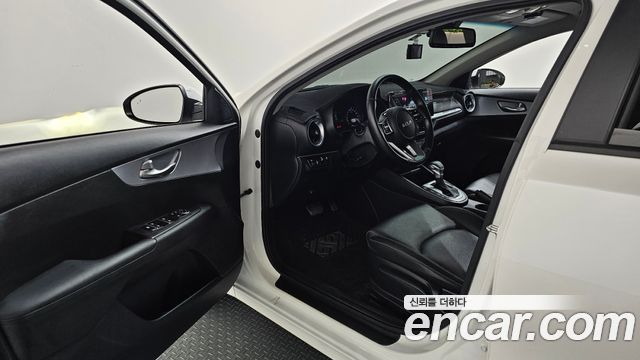 Kia K3 2022 — photo 10